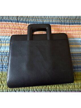 Day Runner Black Portfolio Binder Handles/Zipper Multi-Pocket Organizer 3-Ring